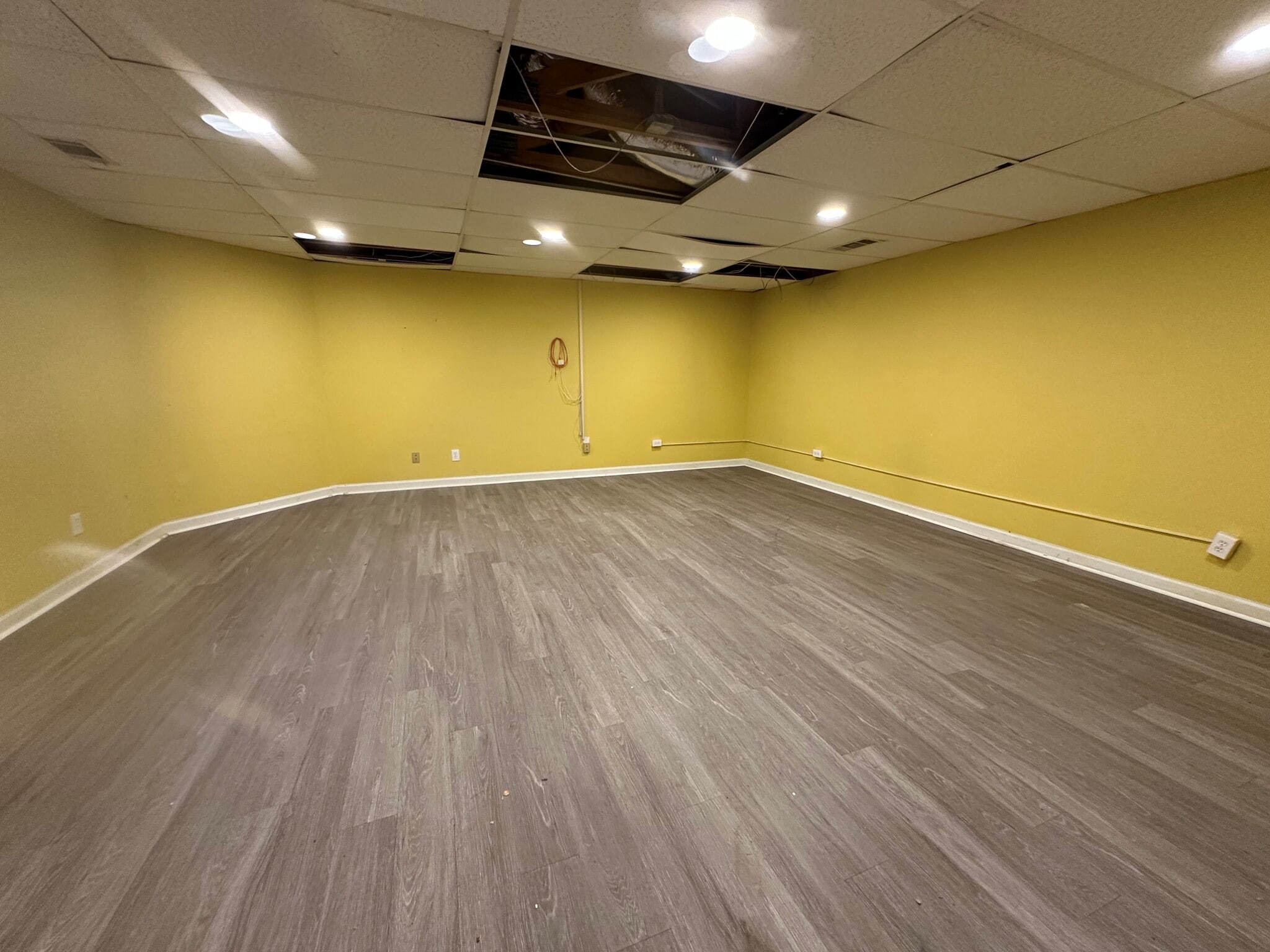 4515 Chamblee Dunwoody Rd, Atlanta, GA for lease Interior Photo- Image 1 of 3