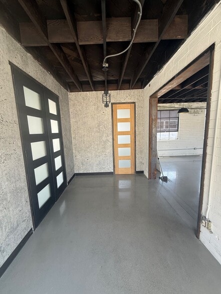 8110 Commercial St, La Mesa, CA for lease - Interior Photo - Image 2 of 8