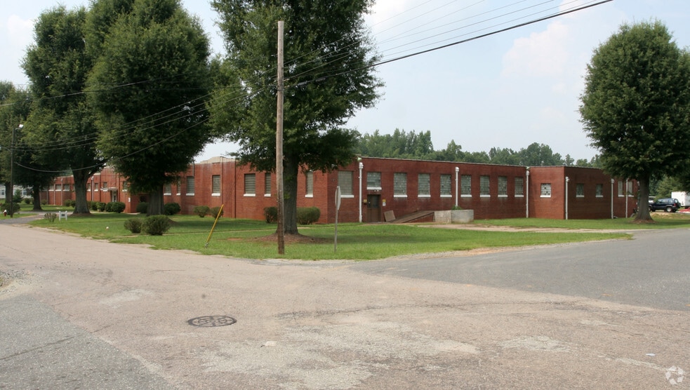 312 W Luther Ave, Liberty, NC for sale - Building Photo - Image 2 of 59