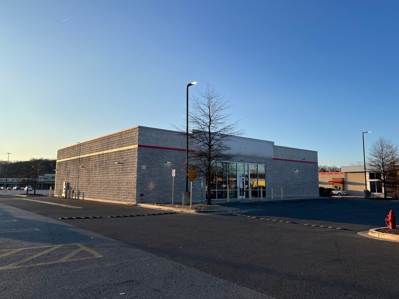 5143 Indian Head Hwy, Oxon Hill, MD à louer - Photo du bâtiment - Image 2 de 4