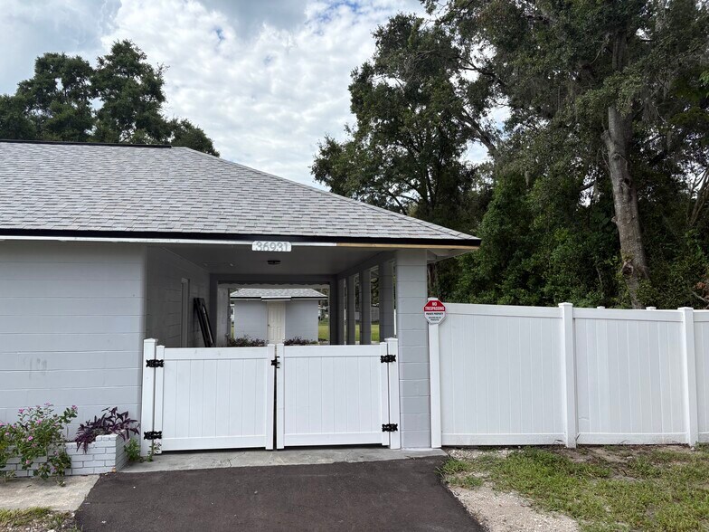 36931 State Road 54, Zephyrhills, FL à louer - Photo du bâtiment - Image 2 de 5