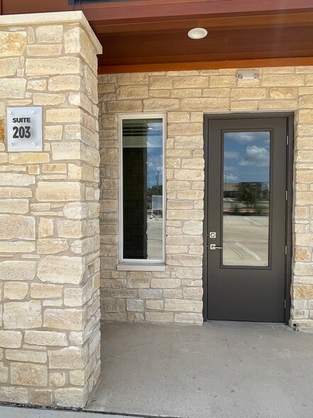 2951 FM 1460, Georgetown, TX for lease - Building Photo - Image 1 of 19