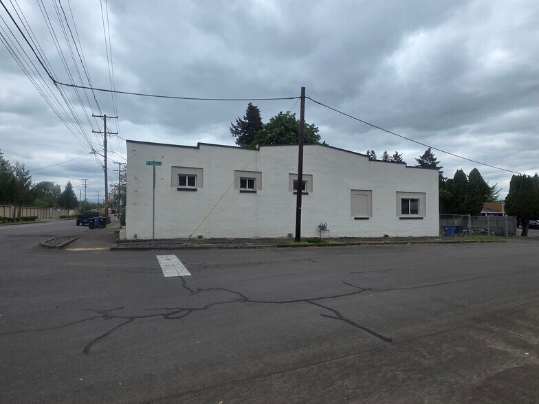 1902 SE Sixth Ave, Camas, WA à vendre - Photo du bâtiment - Image 2 de 7