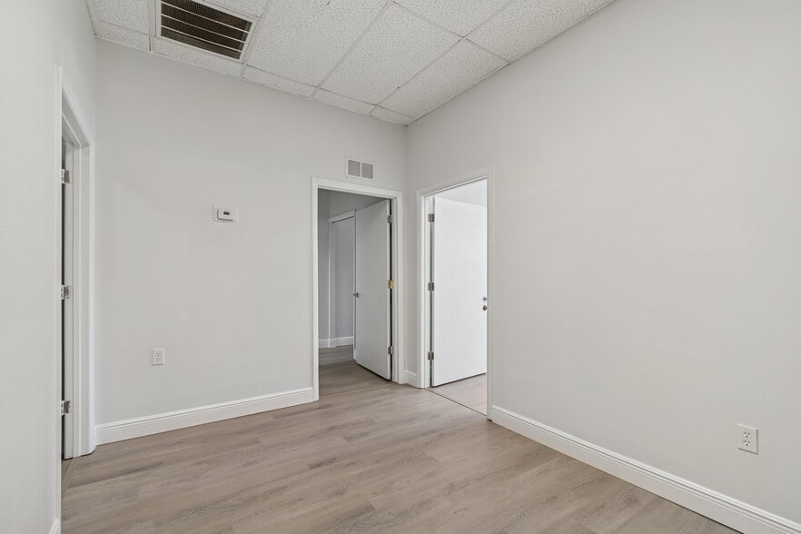 8800 49th St N, Pinellas Park, FL for lease - Building Photo - Image 3 of 19