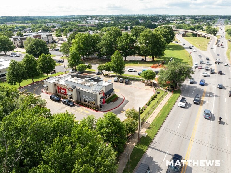 859 Millsap Rd, Fayetteville, AR for sale - Building Photo - Image 3 of 4