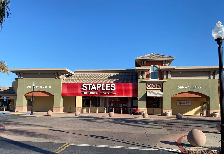 749 E Calaveras Blvd, Milpitas, CA à louer - Photo du bâtiment - Image 2 de 12