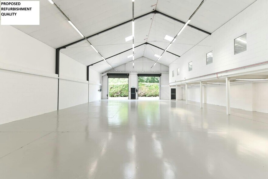 Oldfield Rd, Hampton à louer - Photo du bâtiment - Image 2 de 13