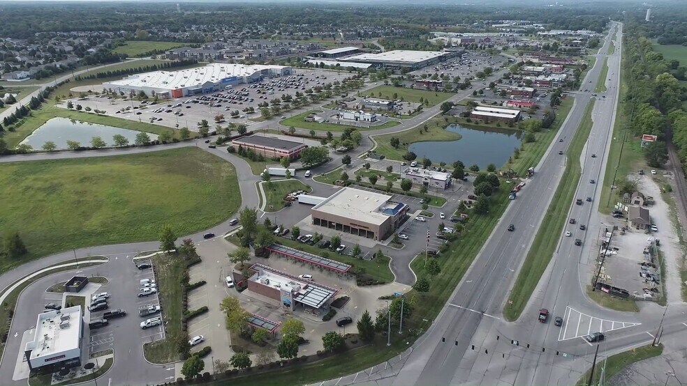 8000 Upland Bend, Camby, IN à vendre - Vidéo sur l’inscription commerciale - Image 2 de 6