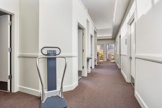 911 S Washington St, Kennewick, WA for sale Interior Photo- Image 2 of 21