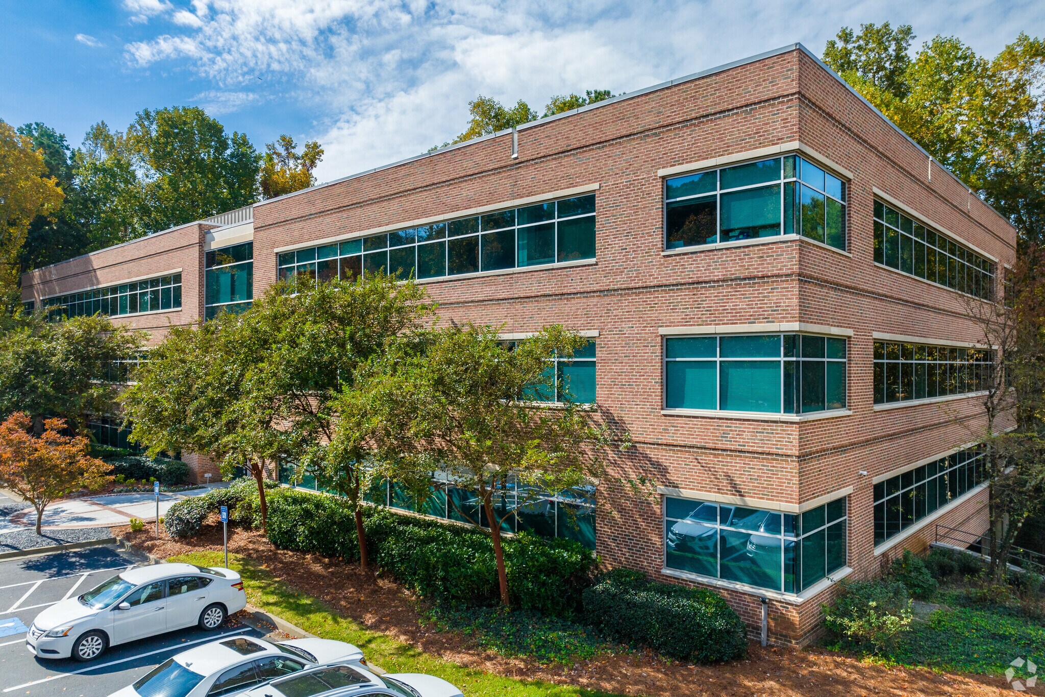 4555 Mansell Rd, Alpharetta, GA à louer Photo du bâtiment- Image 1 de 14