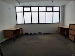 9 Copperfield Rd, Coventry for lease Interior Photo- Image 2 of 7
