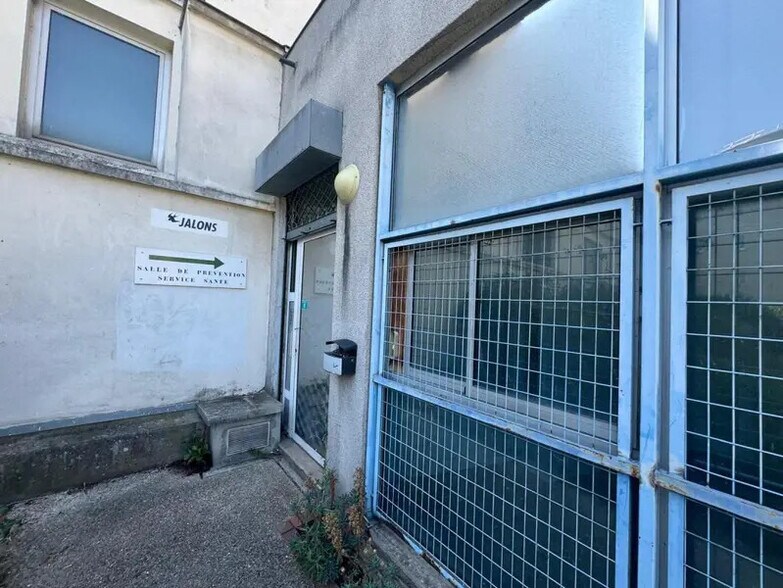 55 Rue Charles Frérot, Gentilly à vendre - Photo du bâtiment - Image 2 de 22
