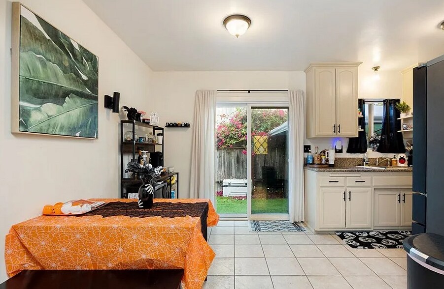 2615 Rockefeller Ln, Redondo Beach, CA à vendre - Photo du bâtiment - Image 3 de 13