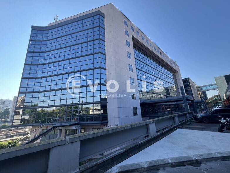 Office in Créteil for lease - Building Photo - Image 1 of 27