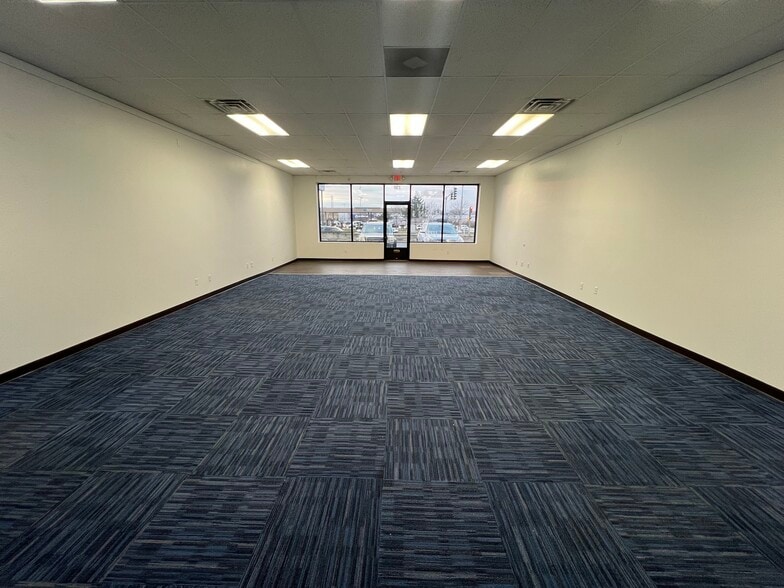 220-232 S Larkin Ave, Joliet, IL à louer - Photo intérieure - Image 2 de 6