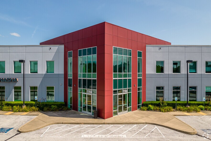 5504 Pinnacle Point Dr, Rogers, AR à louer - Photo du bâtiment - Image 2 de 7