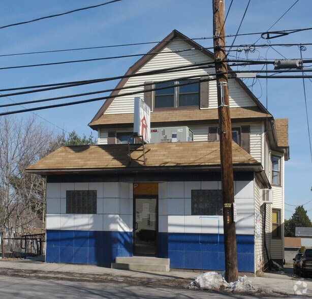 319 Main St, Pittston, PA à vendre - Photo du bâtiment - Image 2 de 8