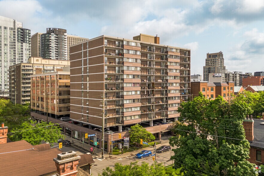 235 Somerset St W, Ottawa, ON à louer - Photo du bâtiment - Image 1 de 3