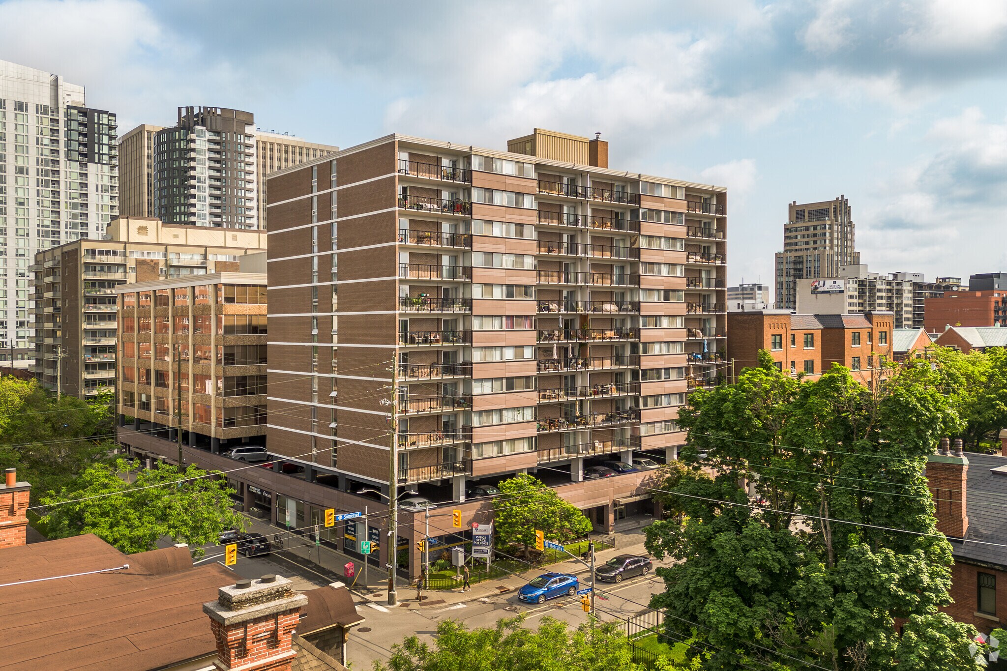 235 Somerset St W, Ottawa, ON à louer Photo du bâtiment- Image 1 de 4