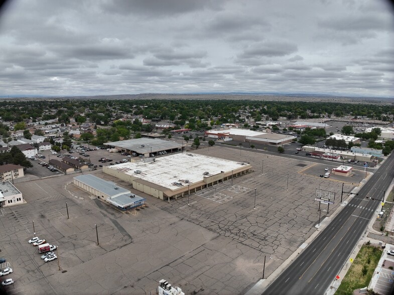 1545 S Prairie Ave, Pueblo, CO à vendre - Communauté Matterport - Image 3 de 22