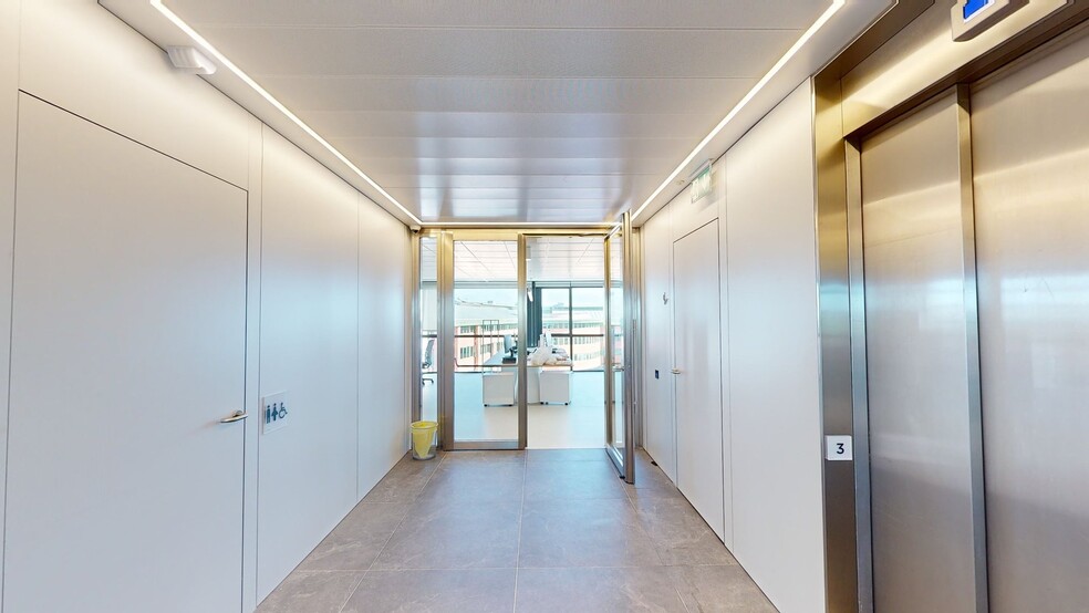 Camino Cerro de los Gamos, 1, Pozuelo de Alarcón, Madrid for lease - Matterport 3D Scan - Image 3 of 20