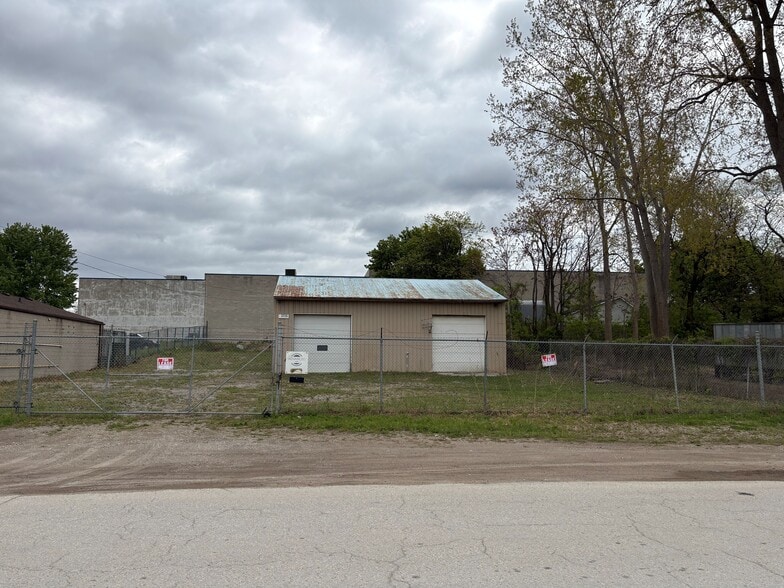 3715 Russell St, Windsor, ON for sale - Building Photo - Image 2 of 2