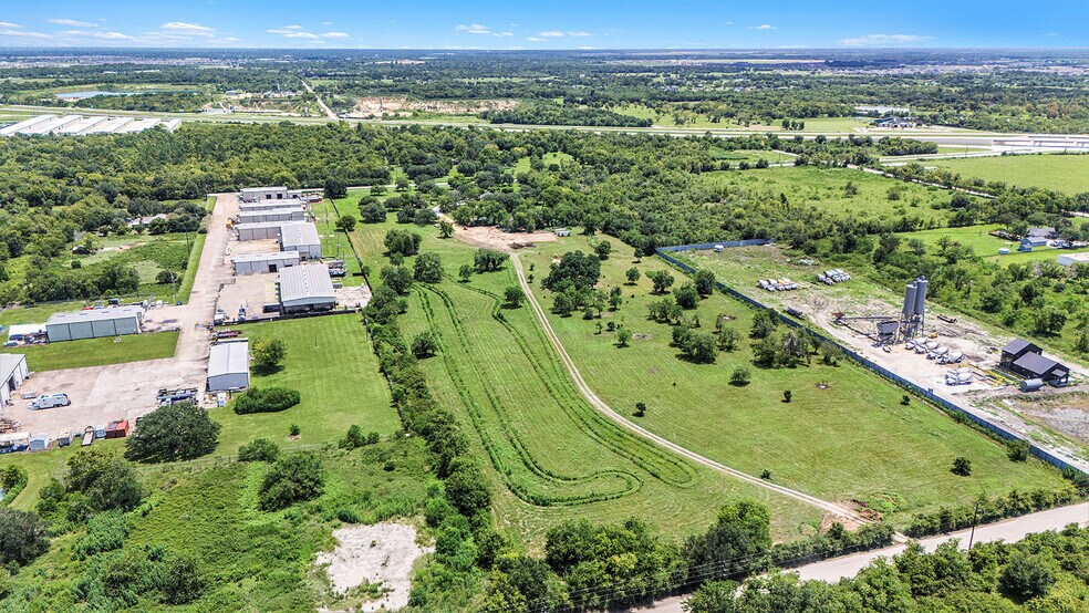 7710 Iowa Colony Blvd, Rosharon, TX à vendre - Photo du bâtiment - Image 3 de 37