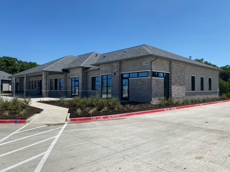 1880 N Stonebridge Dr, McKinney, TX for lease - Building Photo - Image 2 of 13