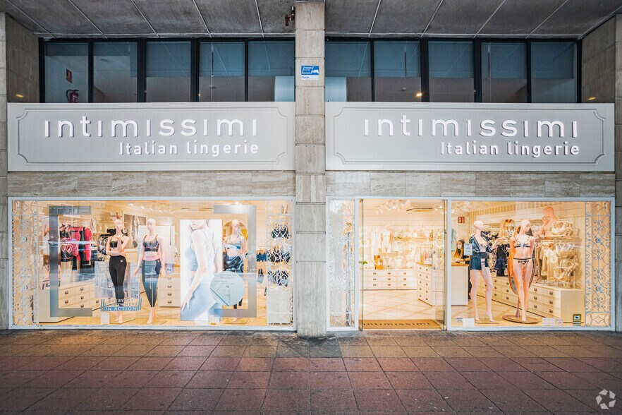 Bureau dans Madrid, Madrid à louer - Photo du bâtiment - Image 2 de 19