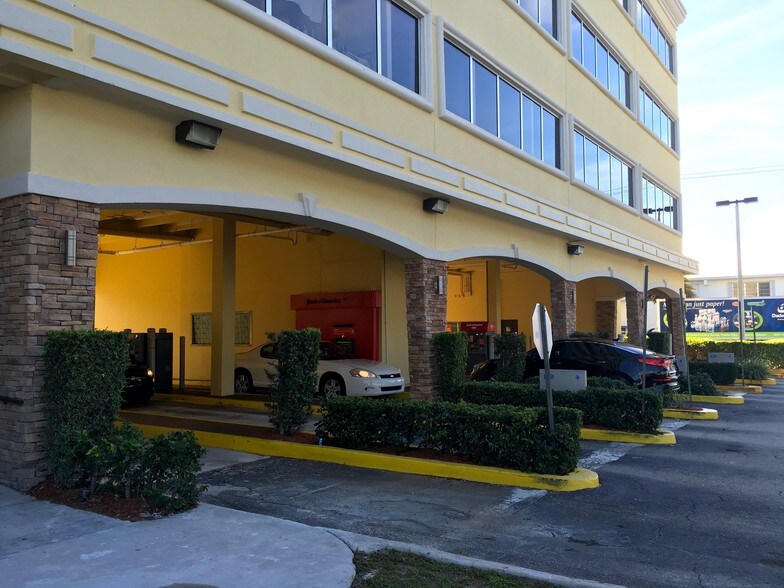 2850 N Federal Hwy, Lighthouse Point, FL à louer - Photo du bâtiment - Image 2 de 3