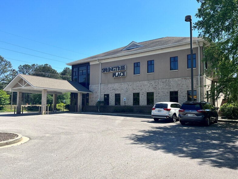 200 Springtree Dr, Columbia, SC à vendre - Photo du bâtiment - Image 1 de 21