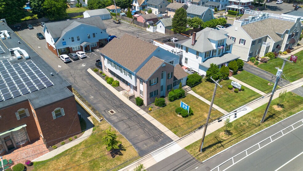 2563 Main St, Stratford, CT for lease - Building Photo - Image 1 of 13