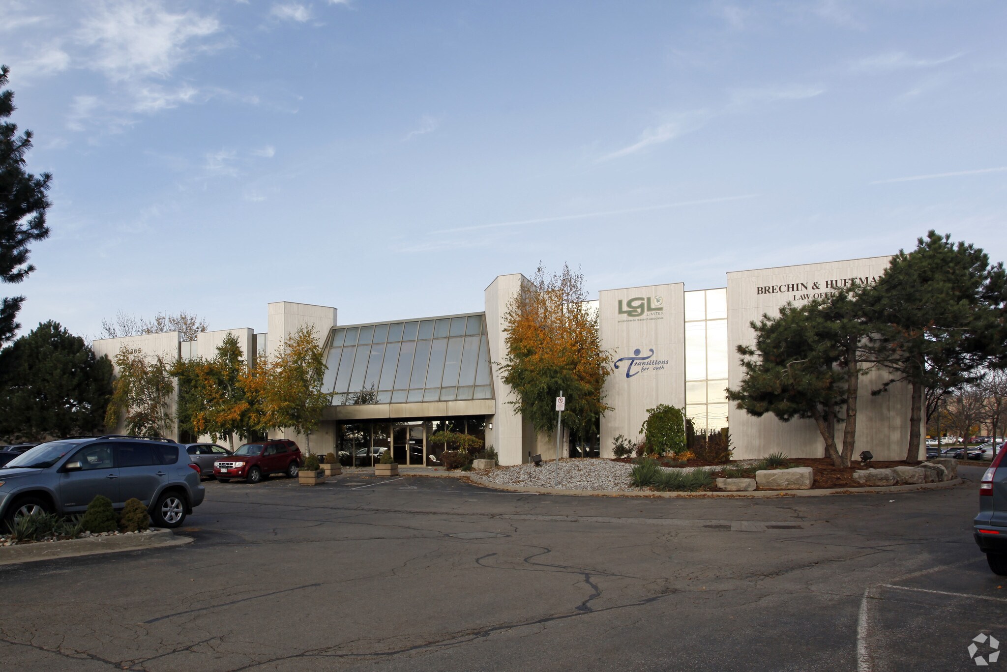 3365 Harvester Rd, Burlington, ON for sale Primary Photo- Image 1 of 1