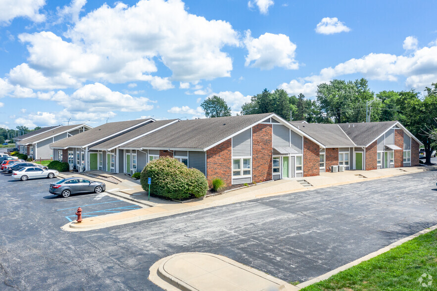 5300-5320 Longview Rd, Kansas City, MO for sale - Primary Photo - Image 1 of 23