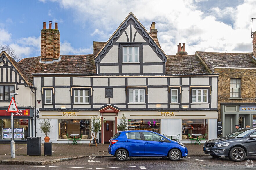 76 High St, Hoddesdon à vendre - Photo principale - Image 1 de 10