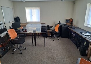 Appley Wood Corner, Bedford for lease Interior Photo- Image 1 of 2