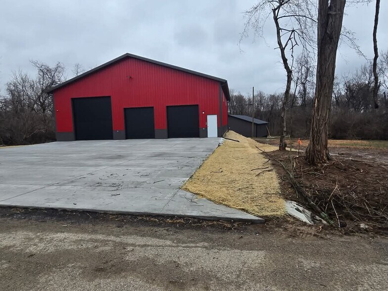 1822 Airway Drive dr, Erlanger, KY à vendre - Photo du bâtiment - Image 2 de 2