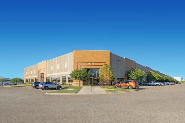Plus de détails pour 6325 Sandburg Rd, Golden Valley, MN - Industriel à louer