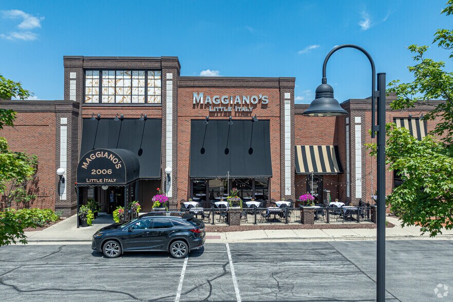 1847 Freedom Dr, Naperville, IL à vendre - Photo du bâtiment - Image 3 de 6