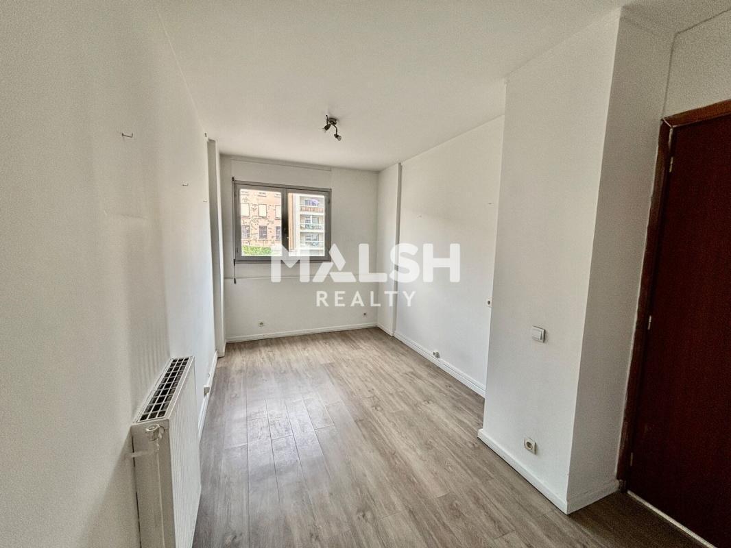 Office in Lyon for lease Interior Photo- Image 1 of 5