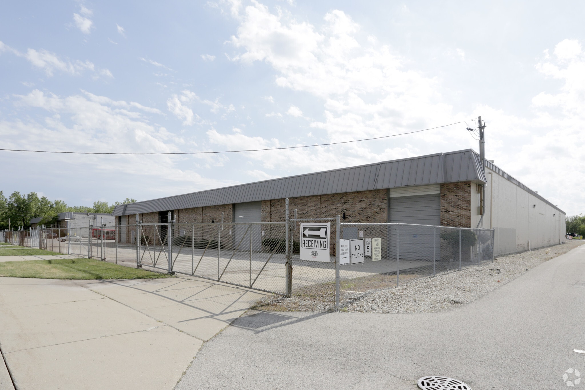 700-750 S Chestnut Ave, Park City, IL for lease Building Photo- Image 1 of 5