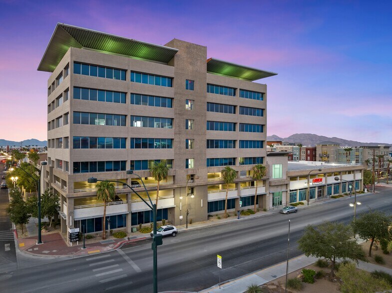 701 Bridger Ave, Las Vegas, NV à vendre - Photo du bâtiment - Image 2 de 16