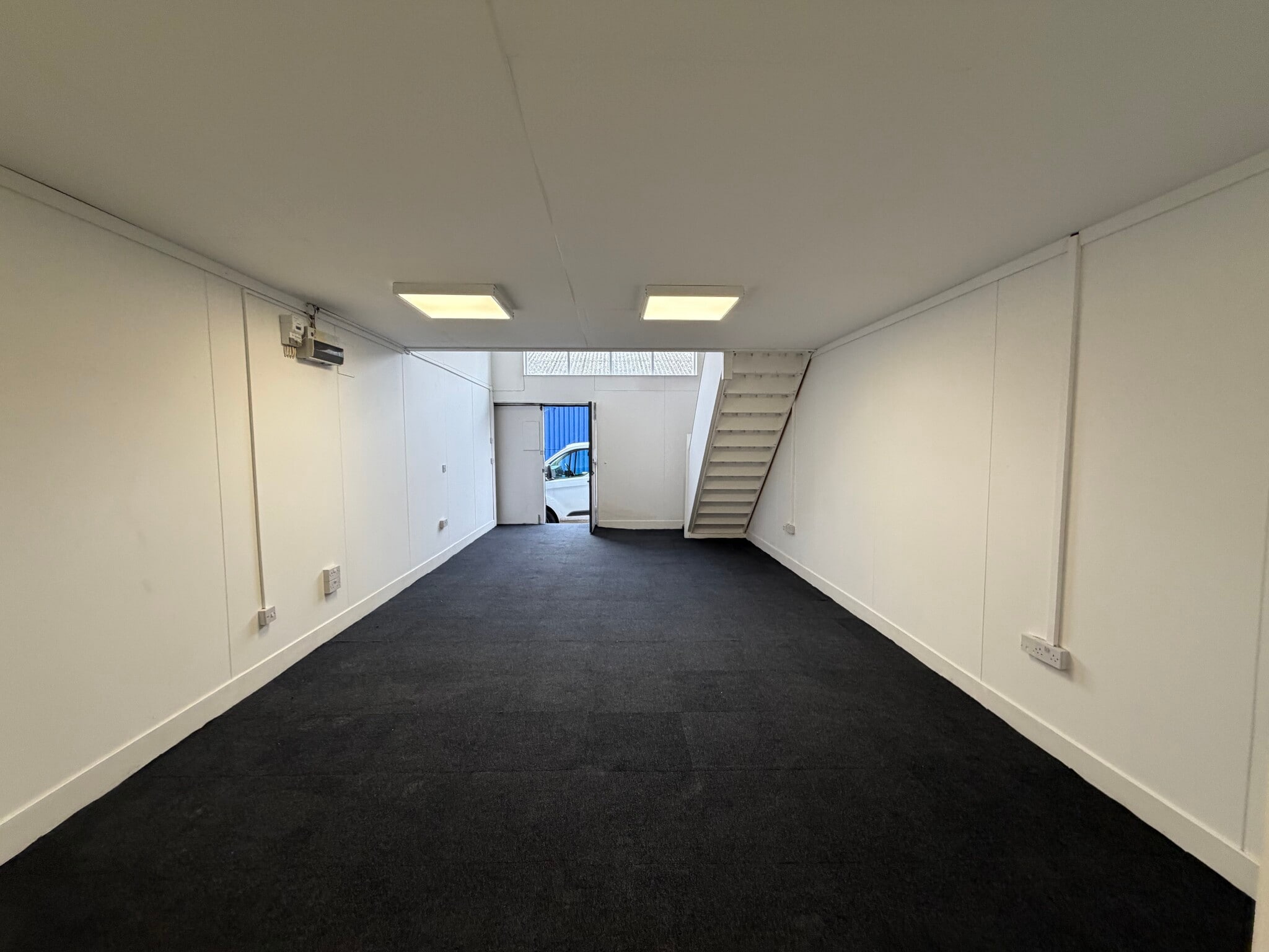 Ongar Rd, Dunmow for lease Interior Photo- Image 1 of 5