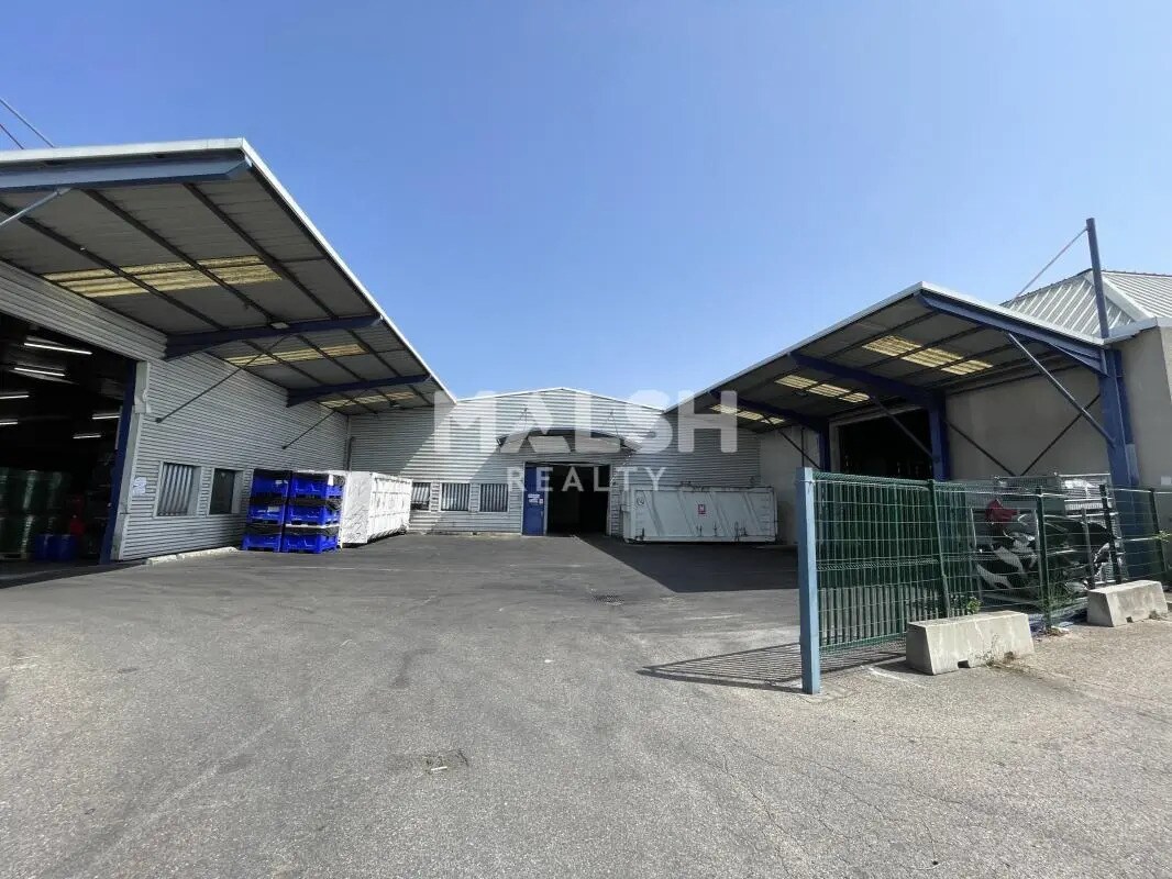 Office in Saint-Fons for lease Building Photo- Image 1 of 11