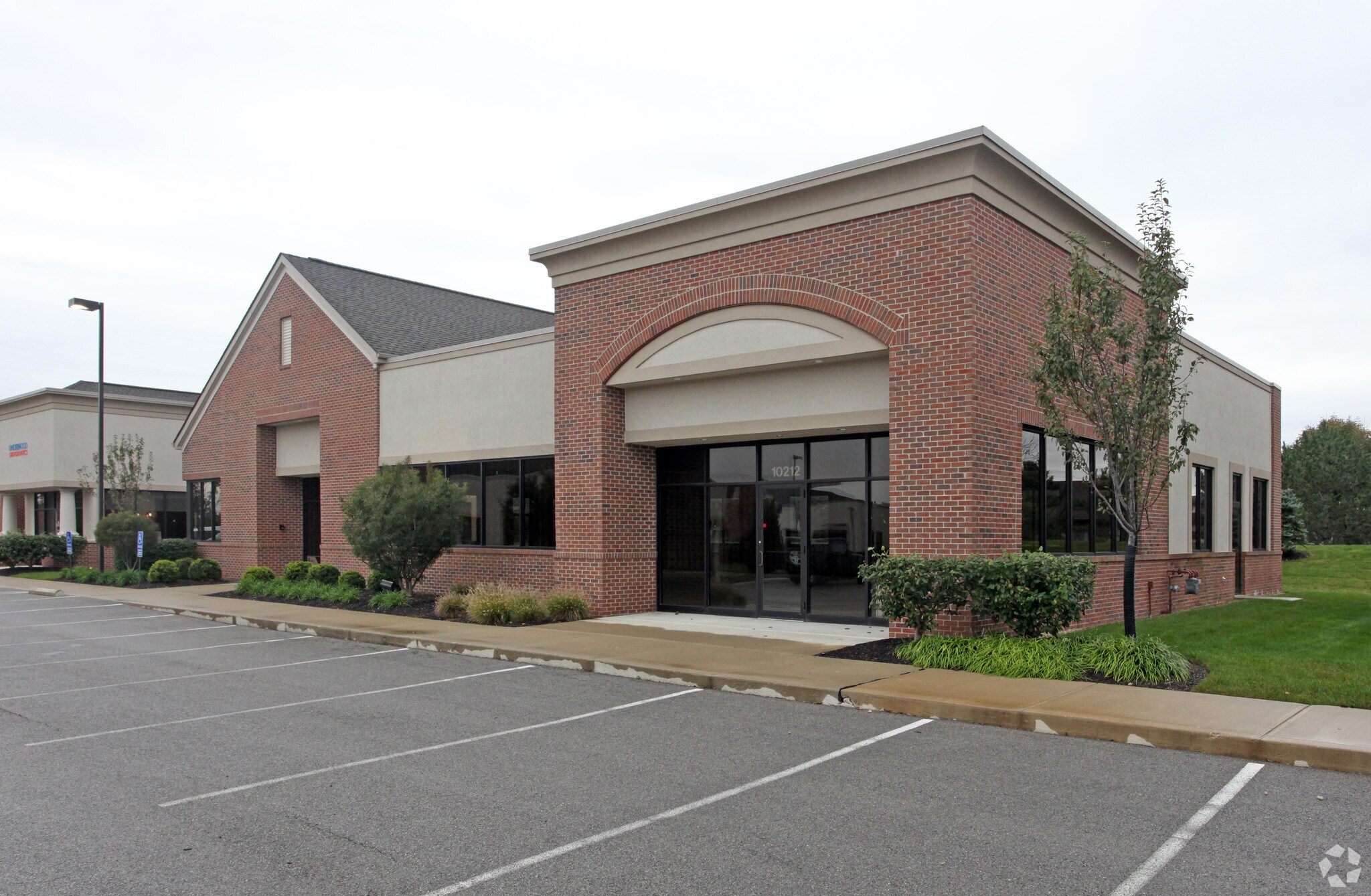 10212-10214 Sawmill Pky, Powell, OH for lease Primary Photo- Image 1 of 19