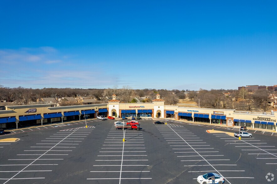 6808 S Memorial Dr, Tulsa, OK for lease - Building Photo - Image 2 of 9
