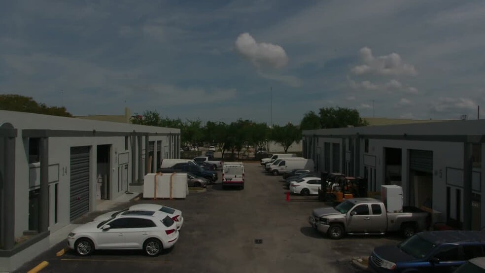 2495-2501 W 80th St, Hialeah, FL for lease - Commercial Listing Video - Image 3 of 10