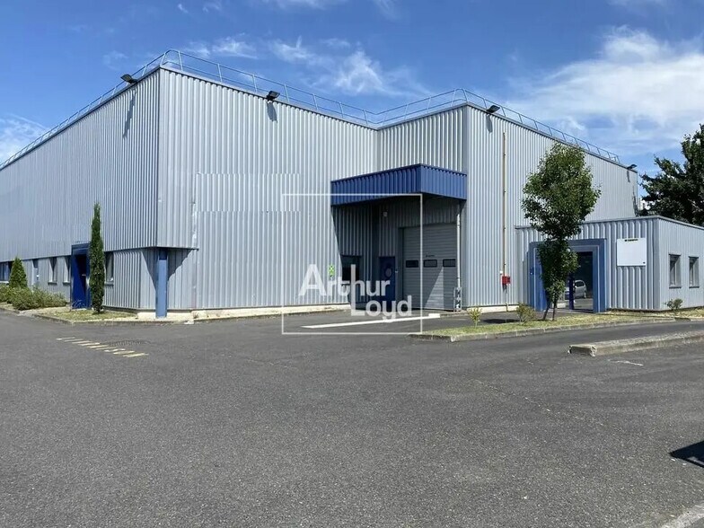 Office in Chilly-Mazarin for lease - Building Photo - Image 2 of 6