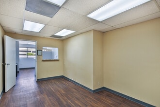 10515 Balboa Blvd, Granada Hills, CA for lease Interior Photo- Image 2 of 3
