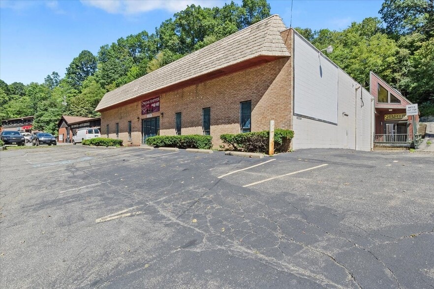 4460 Steubenville Pike, Pittsburgh, PA for lease - Building Photo - Image 2 of 11